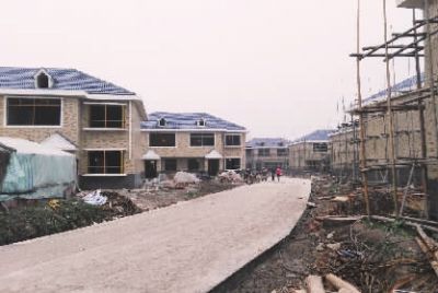 建設(shè)中的江洲墟場安置小區(qū)。